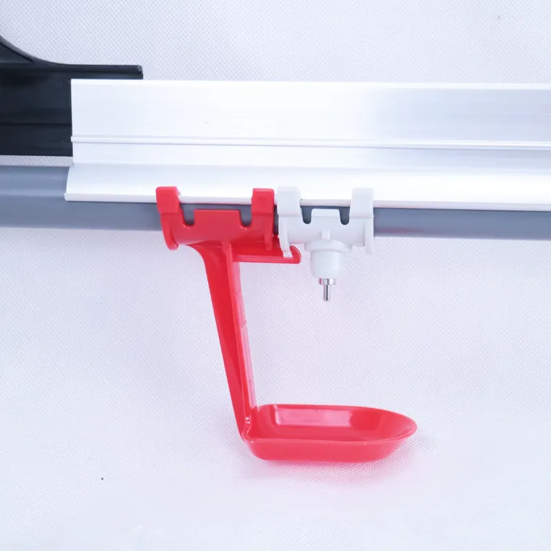 Sistema di abbeveraggio automa - Chicken Nipple Drinker recensione e prezzo